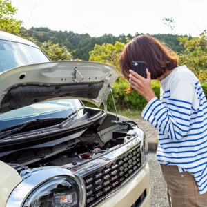 車のバッテリーは充電するもの？バッテリー上がりの原因や充電の方法を解説