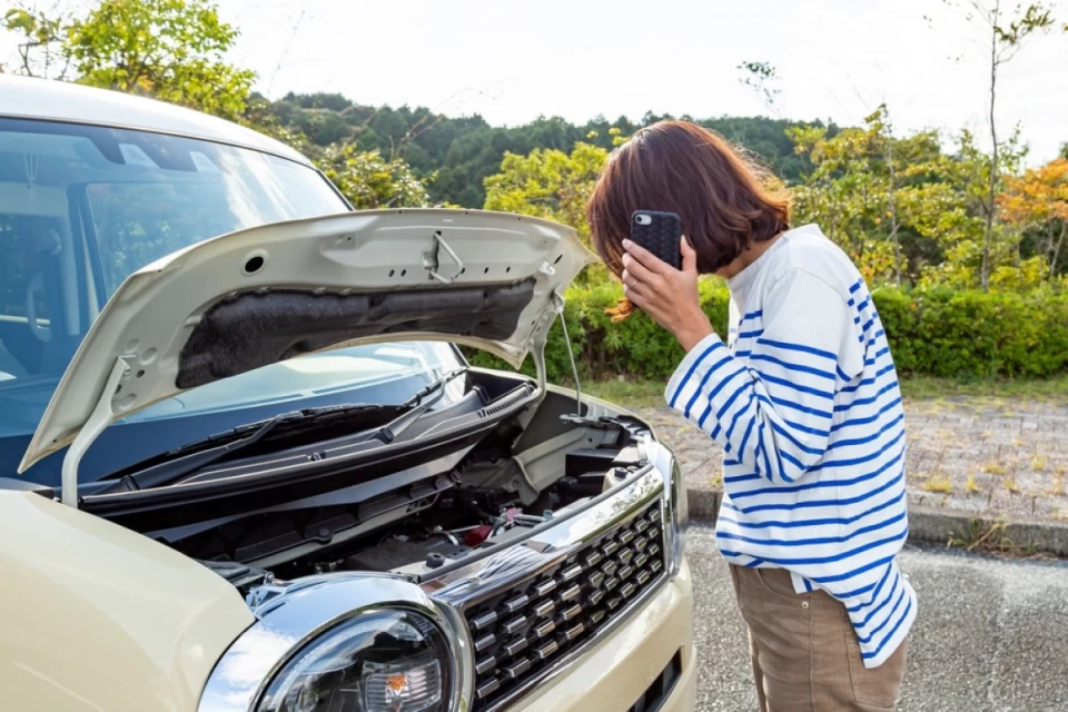 車のバッテリーは充電するもの？バッテリー上がりの原因や充電の方法を解説